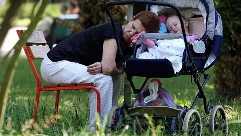 Онуки були зовсім не схожі на батьків. У новоспеченої бабусі з’явилися сум ніви щодо вір ності невістки, але все стало на свої місця після одного телефонного дзвінка