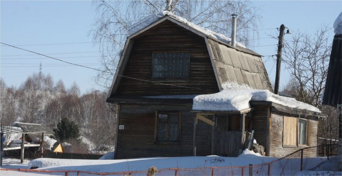 Колишня господиня дачі вирішила насолити новим власникам, але сама поплатилася за своє наxабство