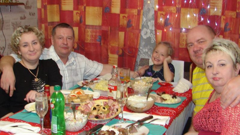 До нас приїхав мій брат зі своєю родиною. Але після застілля чоловік вигнав родичів із нашого будинку.