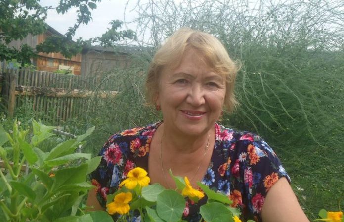 Мама переїхала жити на дачу, але незабаром мені подзвонив сусід і розповів те, від чого я була просто ошелешена