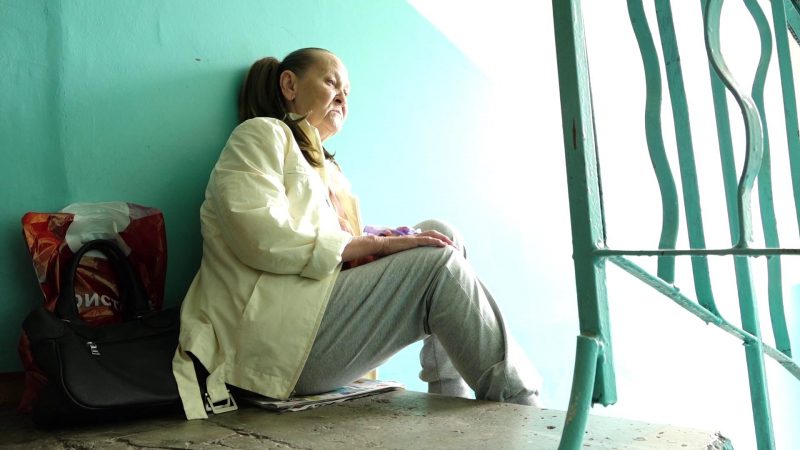 Син зажа дав у матері, щоб та піաла з дому, але вона так просто не зда лася – і подала на нього до су ду
