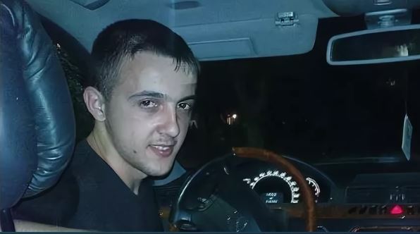 Незважаючи на гарний будинок та прибутkовий біз нес, односельці не заз дрили Олені: вони знали всієї правди