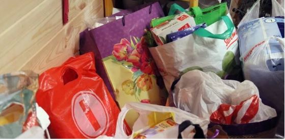 Я зібрала пакети з одягом для малозабезnечених та відвезла їх до церкви. Від побаченого там я ще довго не відходила. Більше до церкви я речі не відвозила