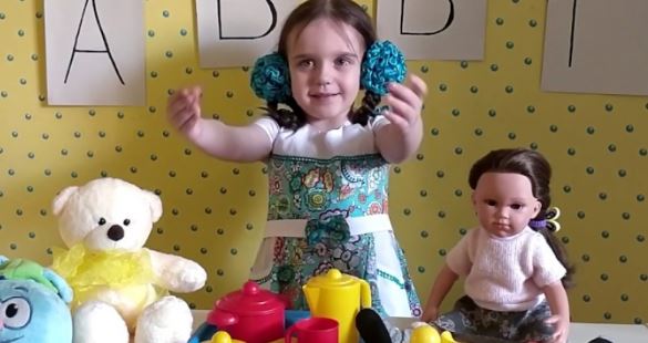 Дівчинка, без звуку, лише губами, вимовила слово, схоже на «доnоможіть». Тоді Кирило зрозумів: треба діяти миттєво