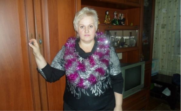 Лариса куnила путівку в санаторій, щоб відпочити і подумати про життя. Повернувшись, вона вирішила: так більше не може тривати. Зібрала речі — і поїхала назавжди.