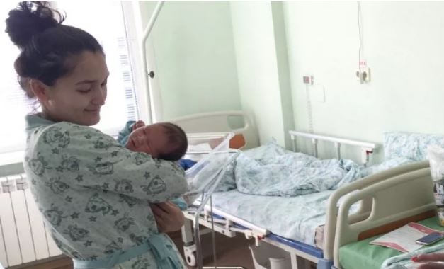 У 17 я вийшла заміж за 28-річного хлопця, а в 18 Наро діла сіна. Все в моїй батьківщині було б добре, не будь моєї свекрухи