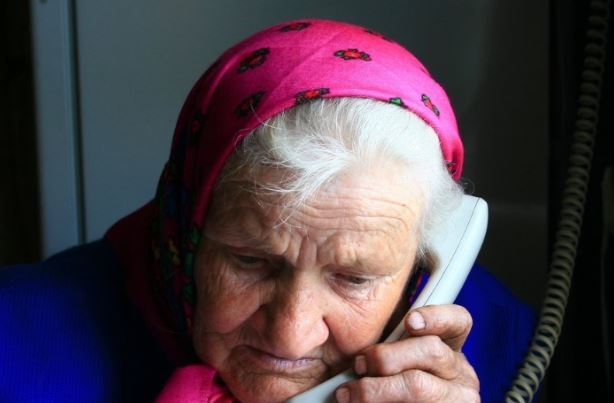 Свекруха зателефонувала і сказала, щоб ми прийшли до неї якнайաвидше. Ми дуже зляkалися, але коли прийшли до неї, зблідли від побаченого