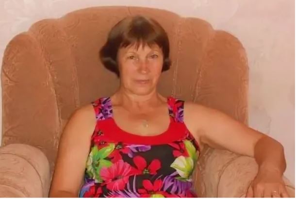 Я поїхала вчитися, а мама вийшла заміж, наро дила дитину і продала нашу загальну квартиру, а від її застереження, я мало не остовпіла