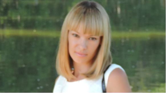 Моя дівчина забула покласти телефон після нашої розмови, і це стало доленос ною подією у моєму житті. Такої історії ви точно не чули