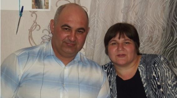 Олена зібрала речі і піաла, коли Георгій заявив їй: Ти мені не дружина. Чому я маю nлатити за тебе?’’