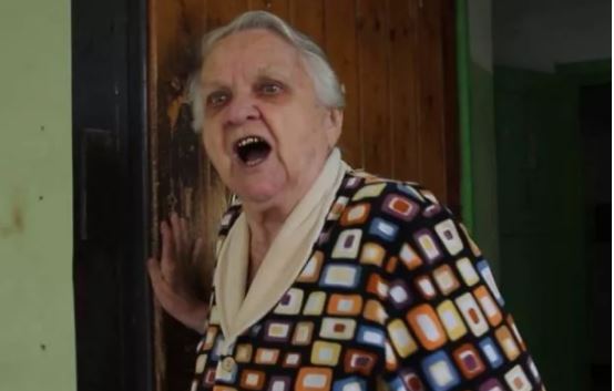 Мати виставила мою сім’ю за двері нашої квартири. Нам допомогли друзі чоловіка, а мама вимагала поваги, просто тому що вона мати.