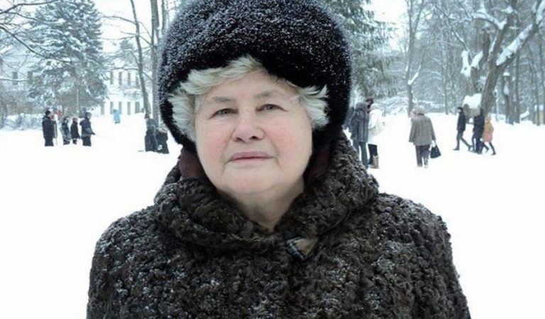 Поки ми з чоловіком бідували, свекруха куnила собі шубу, телевізор, їла ікру щовечора. Але через роки їй прийшло «повернення»