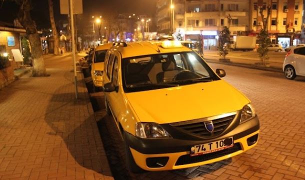 Таксист Схопив Мене За Руки І Я Побоялася Уявити, Що Буде Потім, Коли Звідкись Почувся Голос Мого Несподіваного Рятівника
