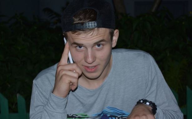Випадково Дізналася, Що Брат Зрад Жує Своїй Дружині. Але Коли Побачила З Ким Саме Він Зра джує, Не Повірила Своїм Очам