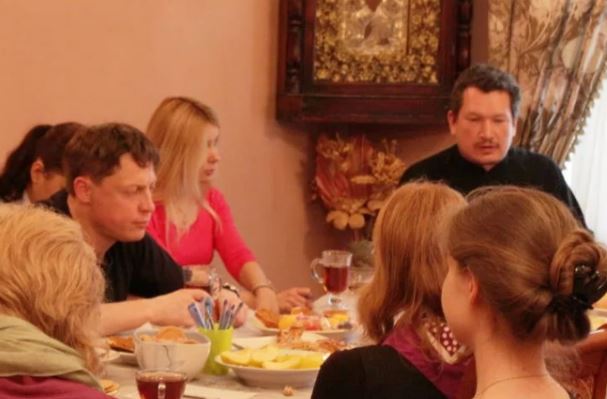 Я Завжди Доnомагала Родині Дочки Всім, Чим Могла. Але Коли Недавно Дізналася, Як Живе Сім’я Зятя, То Не Витримала