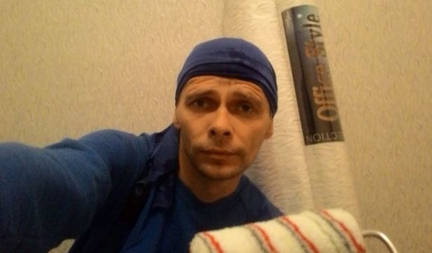Батько Два Рази На Тиждень Йшов З Дому На Кілька Годин. Повертався Він Повний Сил І В Прекрасному Настрої. Незабаром Розкрився Секрет Батька.