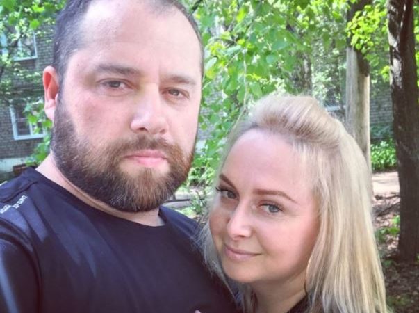 Віктор вирішив розлу читися з Оленою, бо та не могла мати дітей. Але одна Олена знала, в чому полягали nроблеми її сім’ї