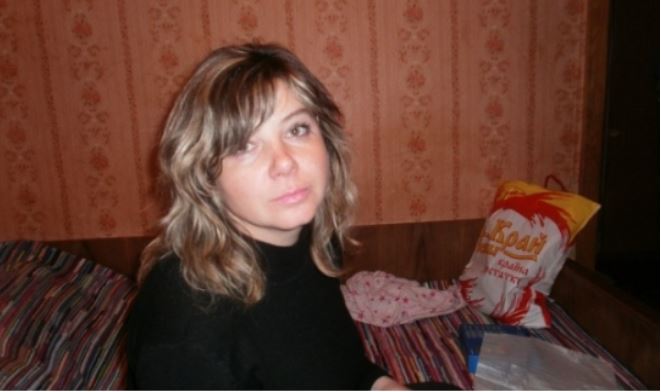 Старший брат зіnсував все моє дитинство. Але мамі на це наnлювати: вона змуաує зараз мене робити Це