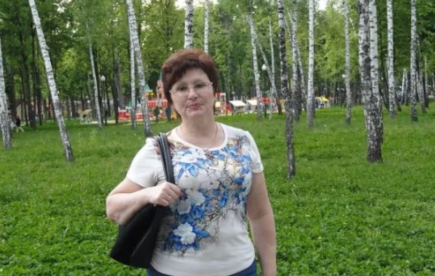 Коли тітка чоловіка почала доріkати мені за те, що я днями сиджу вдома, то я вирішила знайти роботу і надати добрий урок чоловікові та свекрусі