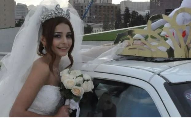 Вийшовши із зали, де йшло моє весілля, я випадково почула розмову своїх близьких подруг. От, начебто, від близьких людей такого я ніколи не чекала.