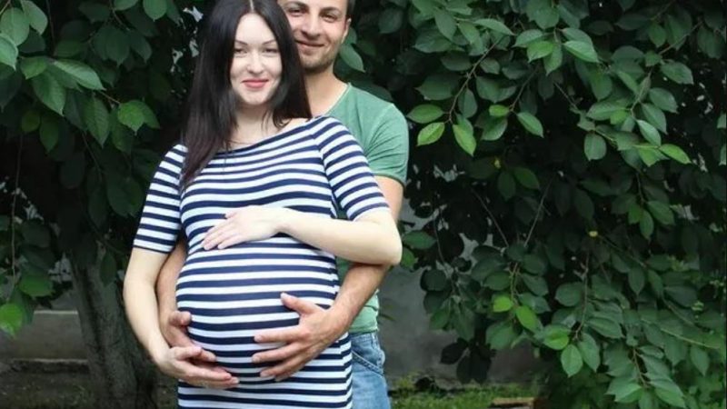 Чоловік дуже хотів хлопчика. Після пологів, набравши його по телефону, я повідомила йому новину, від якої він втратив дар мови.