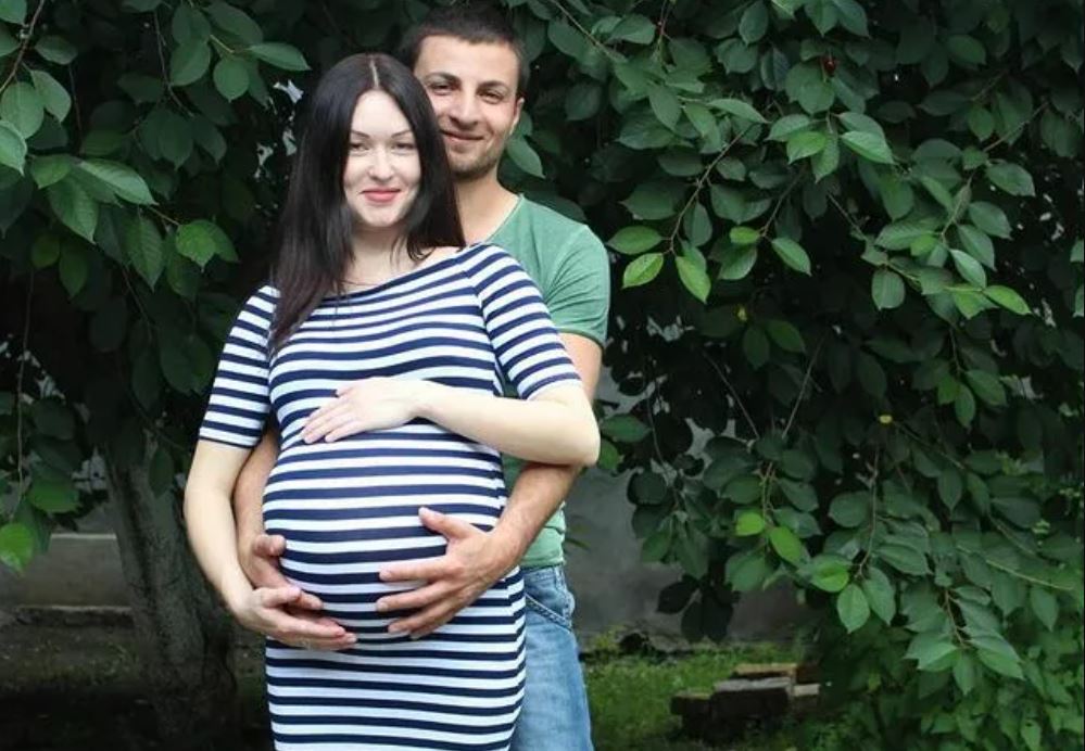 Чоловік дуже хотів хлопчика. Після пологів, набравши його по телефону, я повідомила йому новину, від якої він втратив дар мови.