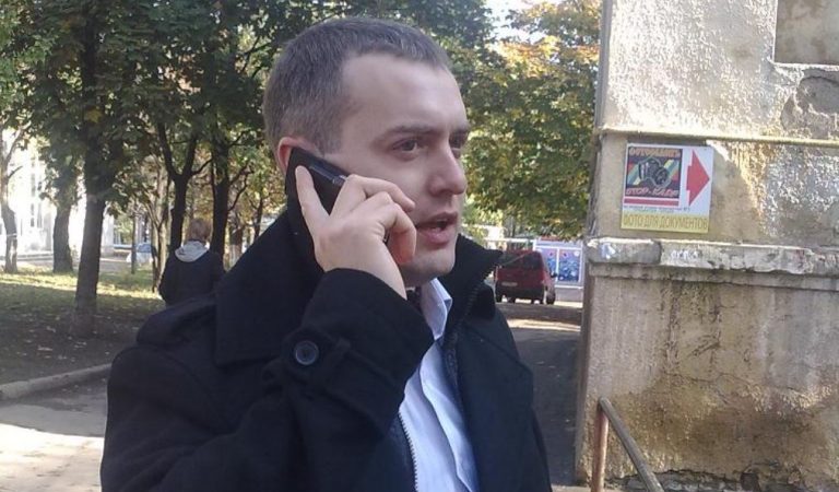 Чоловік помилково подзвонив додому і сам себе здав, а то, що було потім, розсмішить будь-якого до сліз