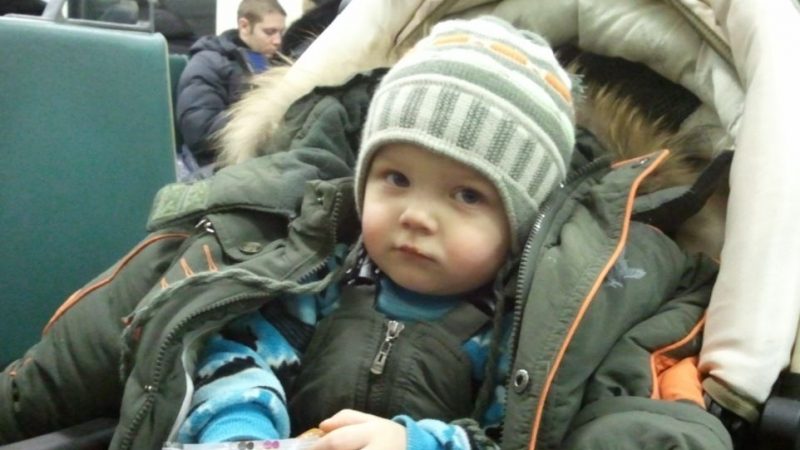 В автобусі всі косо дивилися на мене, коли я не допомогла мамі з коляскою. Але ніхто з них так і не дізнався, що в мене були причини