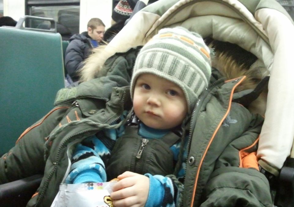 В автобусі всі косо дивилися на мене, коли я не допомогла мамі з коляскою. Але ніхто з них так і не дізнався, що в мене були причини