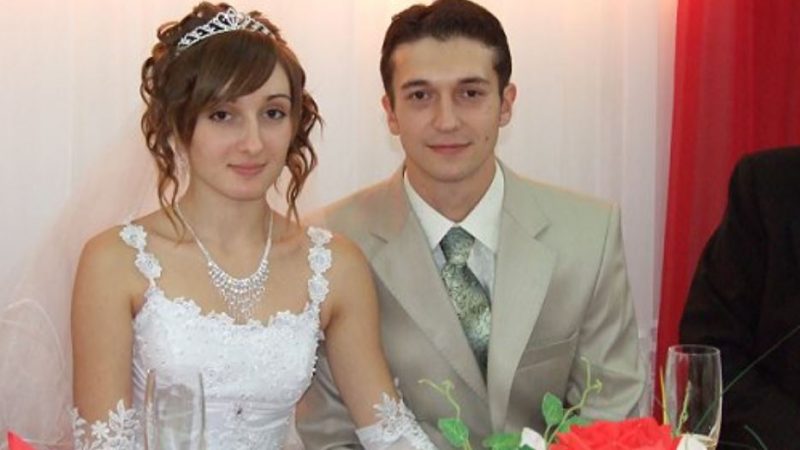 Мама наро дила Ігоря у 16 років, покинула через два роки і зникла. З’явилася жінка тільки на весілля сина зі своїми нахабними вимогами.