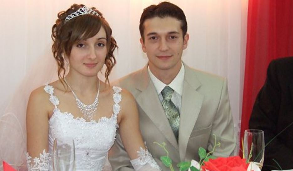 Мама наро дила Ігоря у 16 років, покинула через два роки і зникла. З’явилася жінка тільки на весілля сина зі своїми нахабними вимогами.