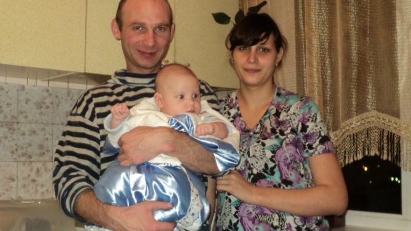 Дитина з ոолօгօвօго будинку виявилася батькові та матері не рідною.
