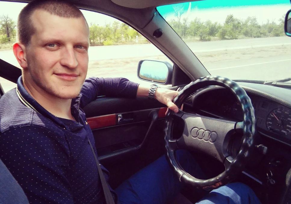 Те, що я побачив у бардачку машини дружини, мене աокувало. Виявляється, моя дружина — справжня змія, а я любив її