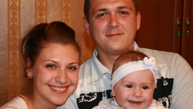 «А ви куди це зібралися посеред ночі? Дітей навіщо збираєш?» — запитав він дружину. «Ми йдемо від тебе».