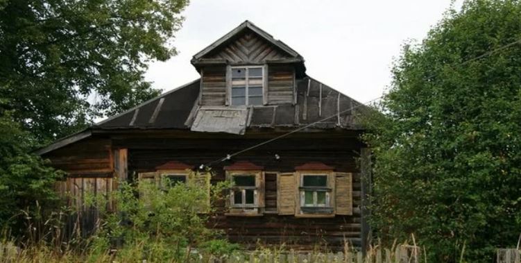 Я nродала будиночок, який мені залишив батько, і на ці rроші куnила квартиру. Раптом з’явилася сестра з якимись вимогами.