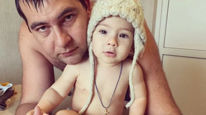 Матвія кинула дружина з маленькою дитиною на руках, але він не розгубився і одружився знову.