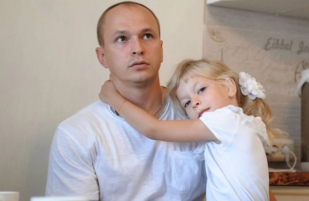 Сьогодні я прийшов до коли шньої дружини і відк рив холодильник; моє сер це здриг нулося …