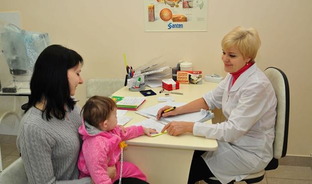 Я пішла з дитиною до педіатра на огляд дитини, а замість цього знайшла свекруха