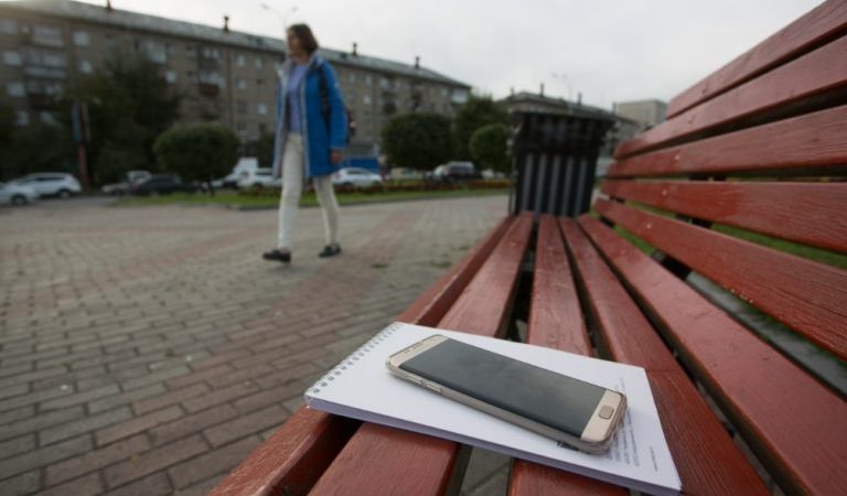 Я повернув дорогий телефон господині, і навіть не міг уявити собі, ким вона є насправді, і як це змінить моє життя