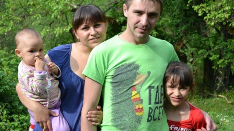 Степан згодом помітив, що дружина старшу доньку не любить, завжди кричала на неї. Незабаром він дізнався про секрет дочок