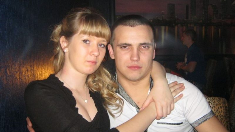 Одного разу жінка почула, як чоловік скаржився друзям про своє iHтимне життя. Але потім в розмову втрутився його найближчий друг!