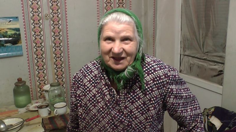 Моя сім’я лишається на вулиці, а бабуся не хоче нам допомогти. Я пропоную взаємовигідний варіант, але це не влаштовує