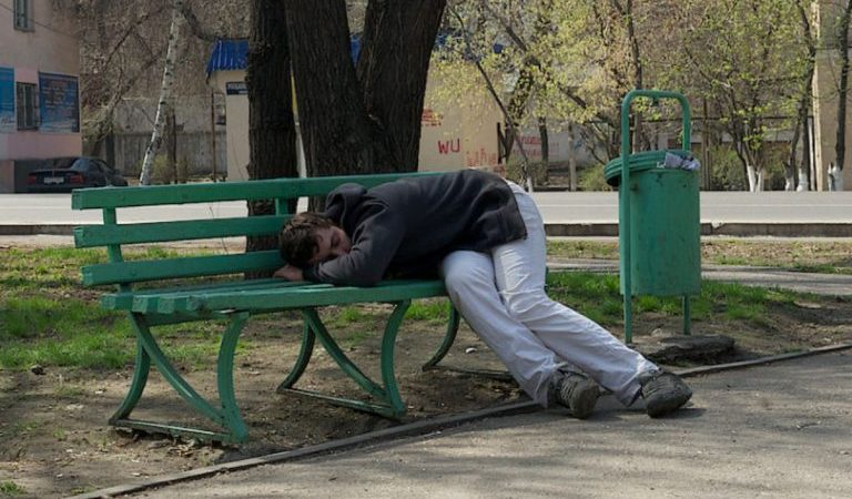 Притуливши у себе далекого родича, я, клянycя, навіть уявити не могла, що я отримаю замість своєї доброти і турботи