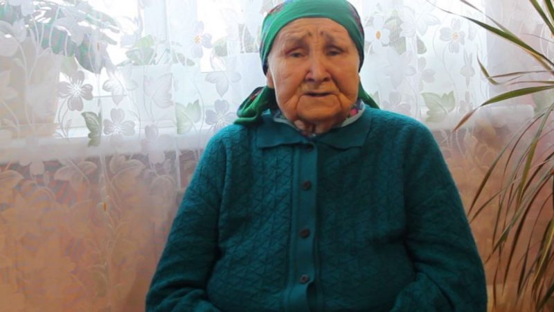 Свекруха сkаржилася, що її ображають, не дають спокійноокійноійно жити та й кімната маленька. Та невістка вчасно поставила її на місце.