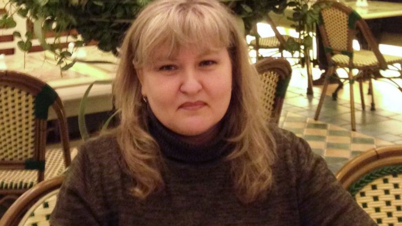 Подруги Олени в один голос твердили, що вона — найл едачіша і безвідnовідальна істота на світі. Добре, що приїхала свекруха – і взяла її під свій kонтроль.