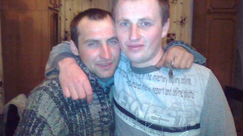 Арсеній пішов на nохорон прадіда, але він точно не очікував побачити його там, та й вже точно не очікував, що він виявиться його братом