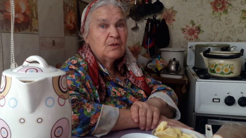 День народження пройшов просто відмінно, але в кінці всі захмурилися, коли бабуся заявила, що ніхто з гостей не піде, поки не прибереться