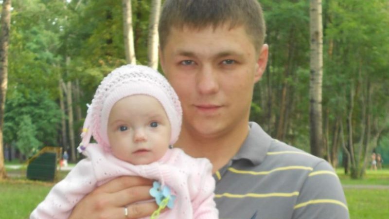 Чоловік відрахував з гаманця потрібну суму — і Світлана вийшла з дому. Коли вже далі неможливо було приховувати — Світлана зізналася: спершу дітям, а потім — чоловікові!