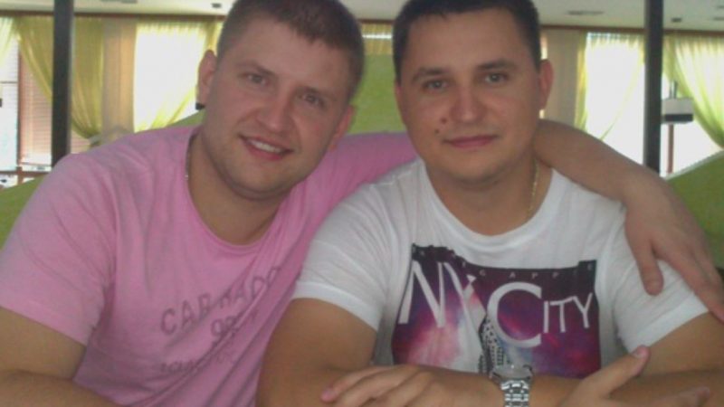 Хлопець не міг пробачити дівчину, яка не дочекалася його з ар мії. Але справжню обра зу він тримав на кращого друга. Але ж дружив він з ним з дитячого садка