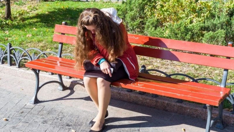 «Мамо, ти де була?»- Інна сиділа в парку, і просила Бога подати їй знак — що ж робити з дитиною, як раптом маленькі ручки обійняли її ззаду